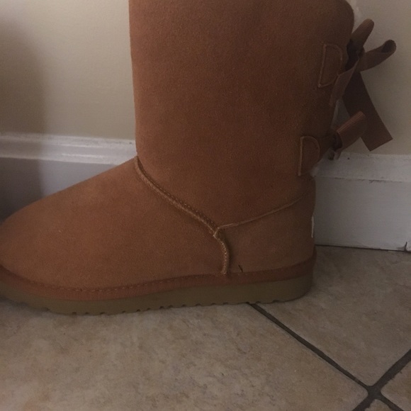 Ugg - Picture 3 of 3